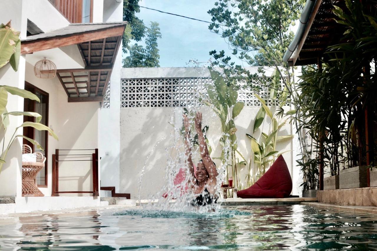 Ola Ola Lombok Hotel เซอลงเบอลานัก ภายนอก รูปภาพ