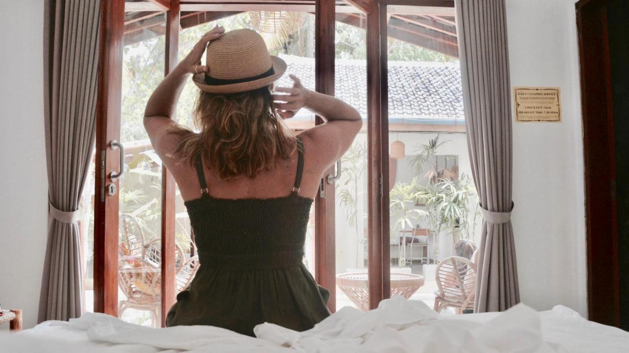 Ola Ola Lombok Hotel เซอลงเบอลานัก ภายนอก รูปภาพ