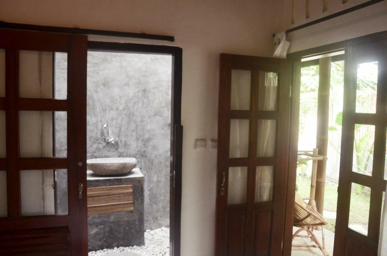 Ola Ola Lombok Hotel เซอลงเบอลานัก ภายนอก รูปภาพ